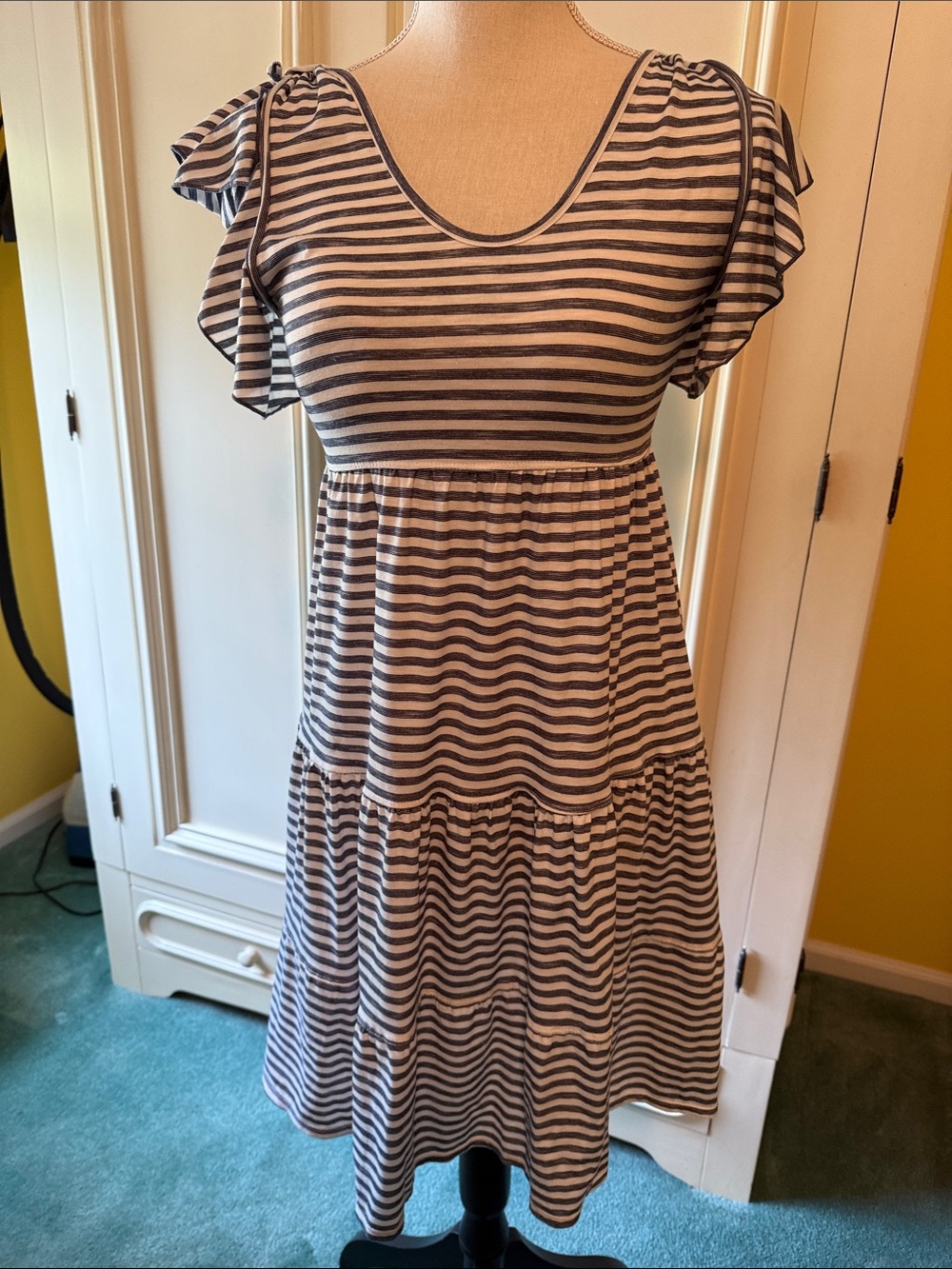 Max Studio Striped Tiered Midi Dress in Navy and Cream size small